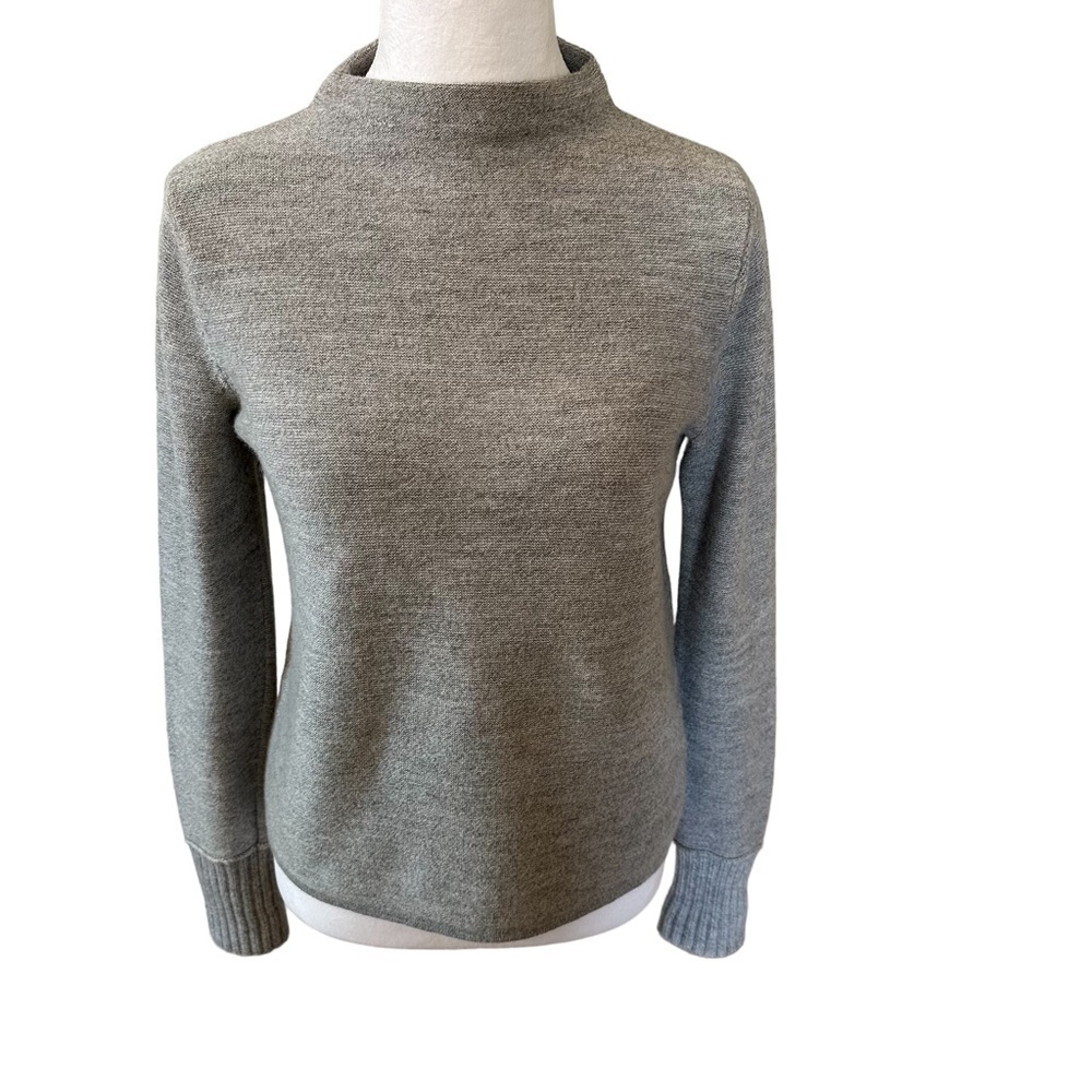 Club Monaco, Size S/P Pullover gray Sweater, 100% Wool Extra Fine Merino
